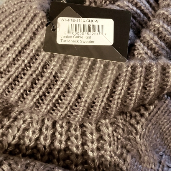 Final Drop Nwt Fate Janice Cable Knit 